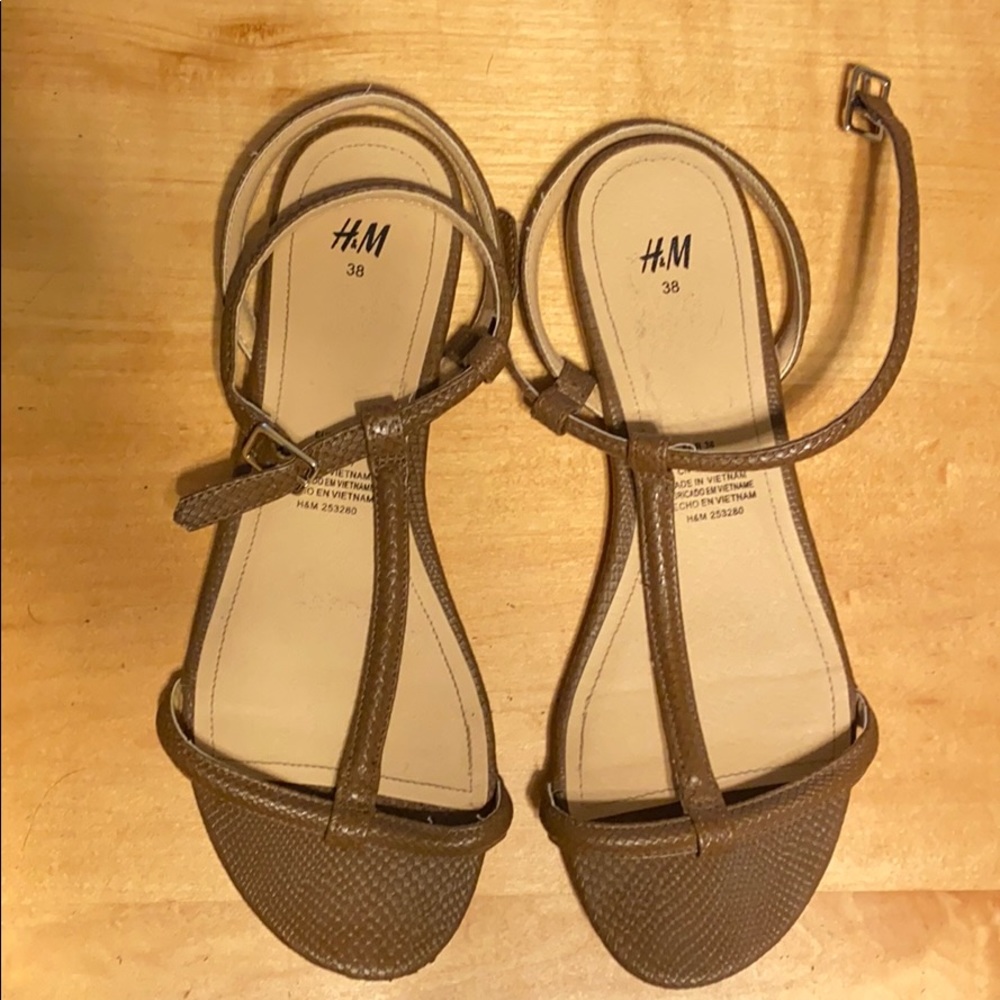 H&M Brown sandals